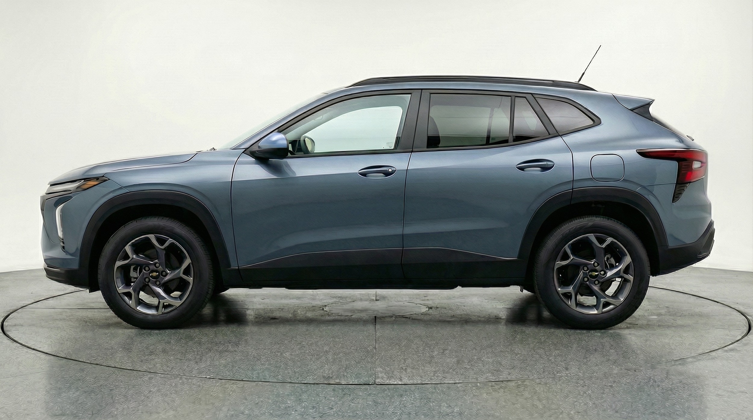 Thumbnail: 2025 Chevrolet Trax - 4