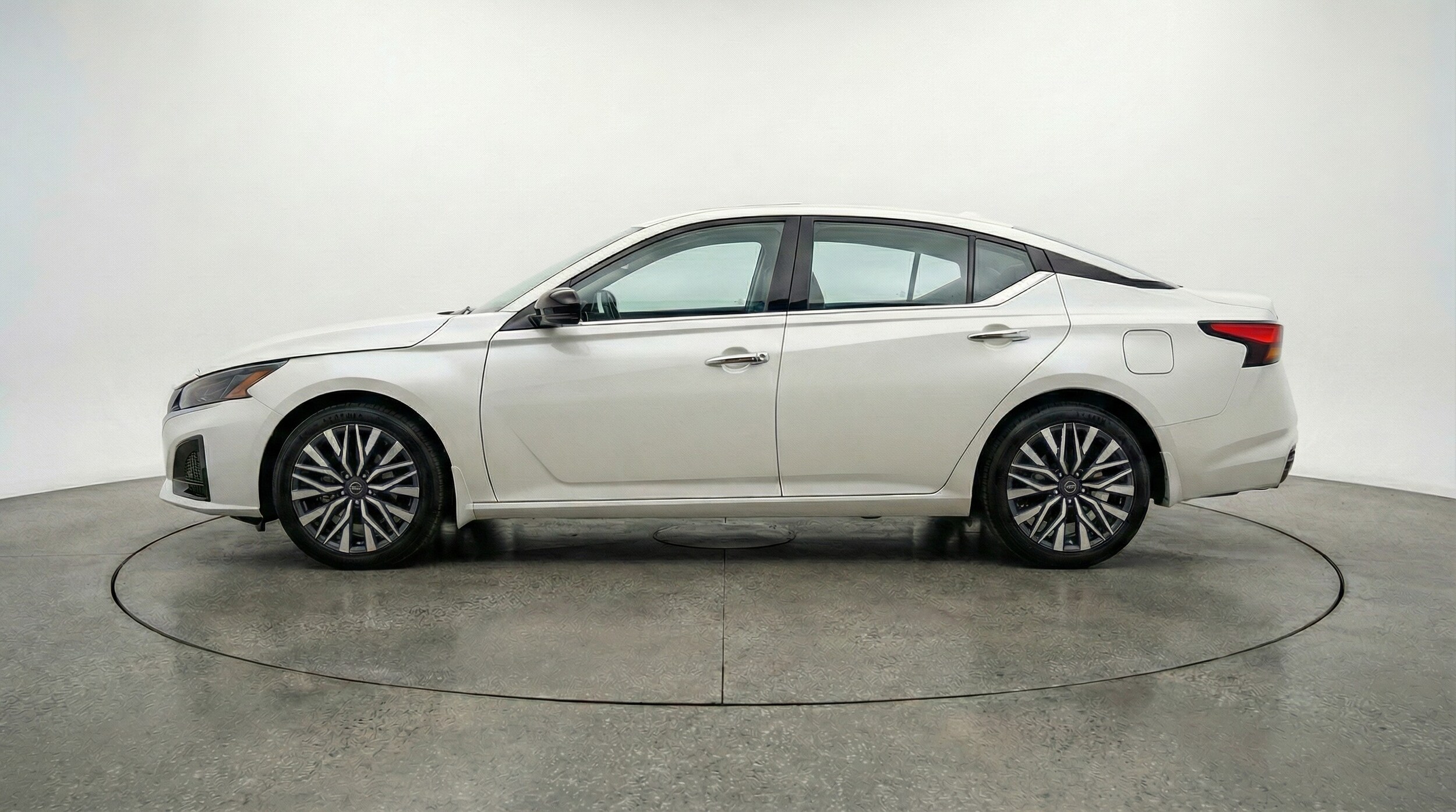 Thumbnail: 2025 Nissan Altima - 4