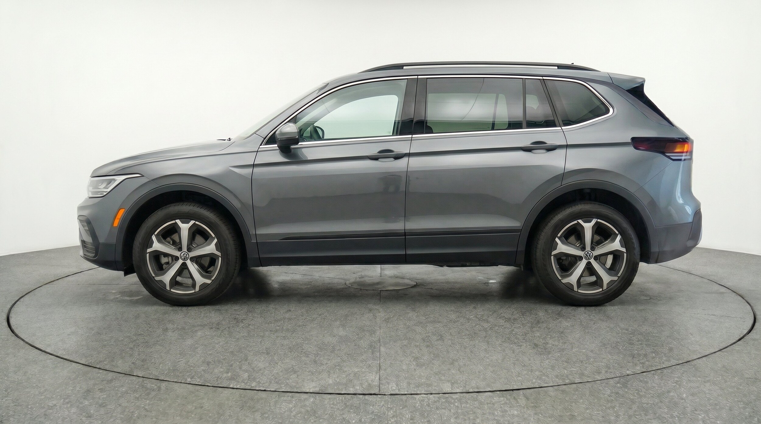 Thumbnail: 2026 Volkswagen Tiguan - 5
