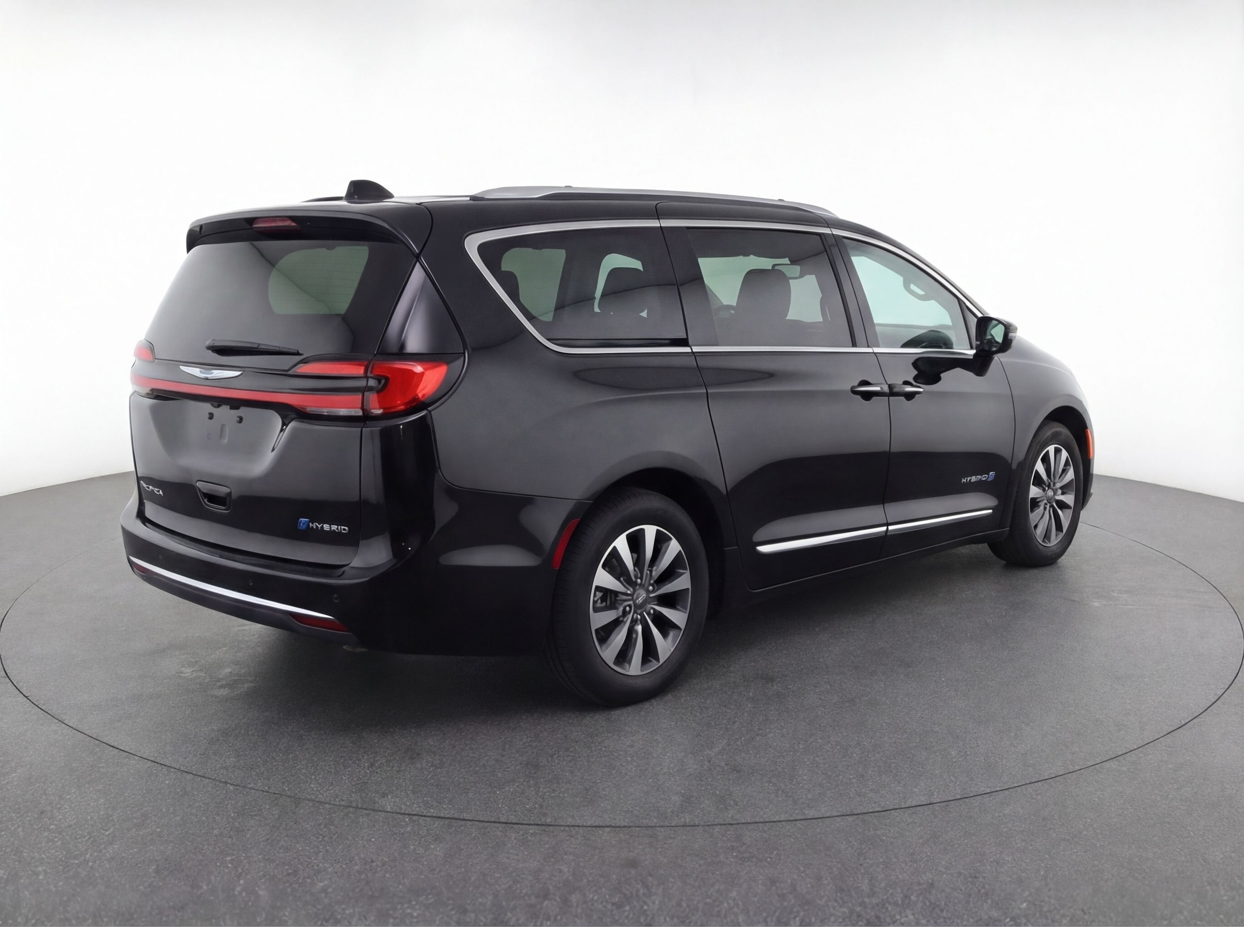Thumbnail: 2023 Chrysler Pacifica - 7