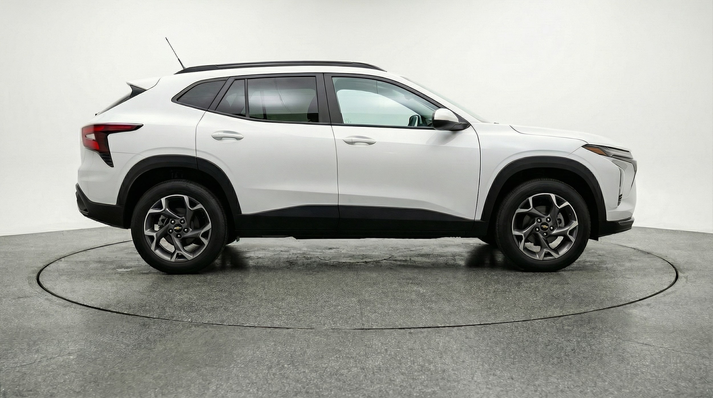 Thumbnail: 2025 Chevrolet Trax - 8