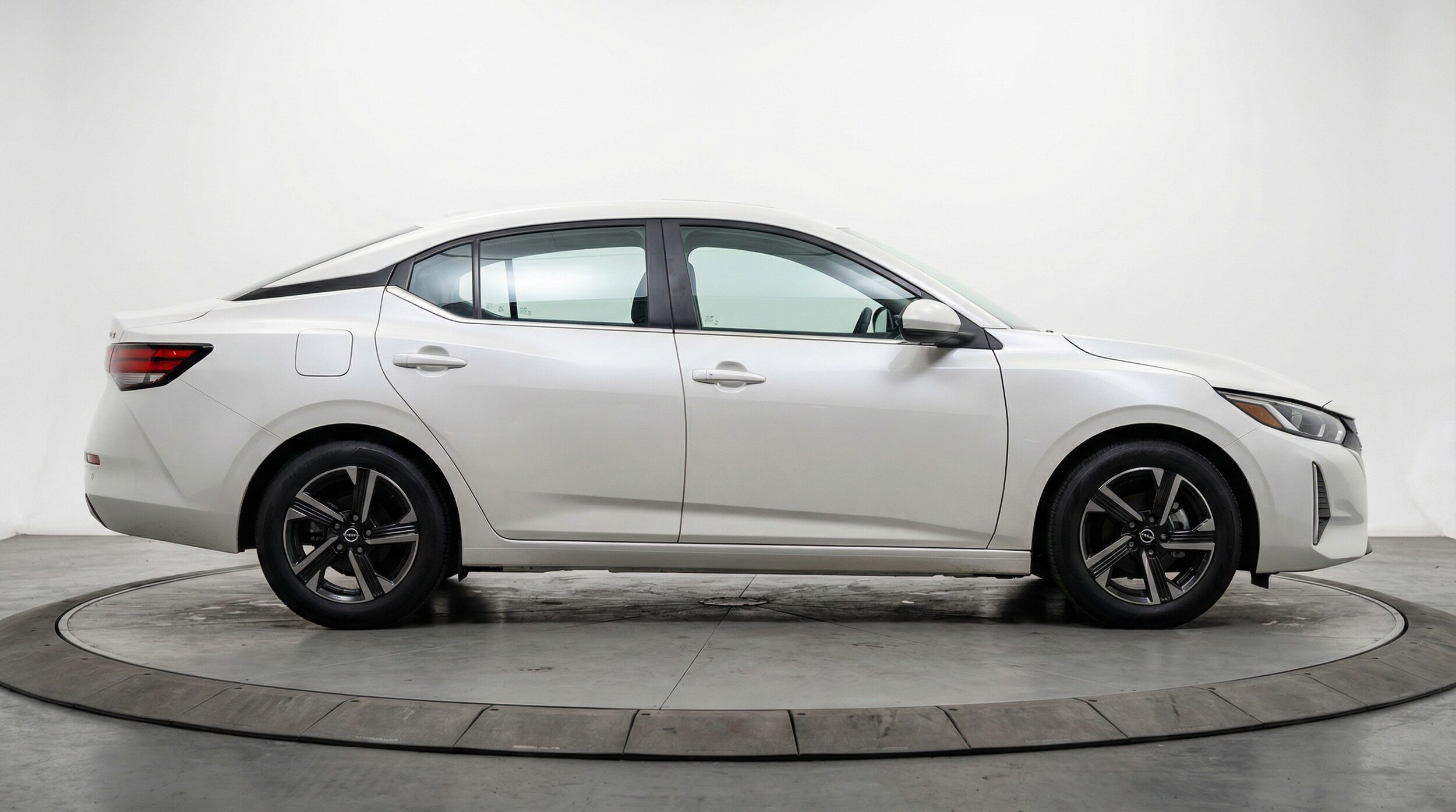 Thumbnail: 2025 Nissan Sentra - 8