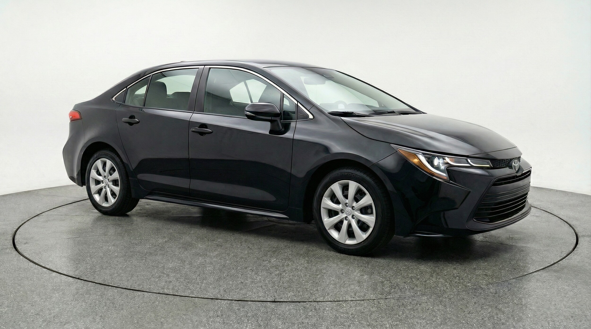 Thumbnail: 2025 Toyota Corolla - 1