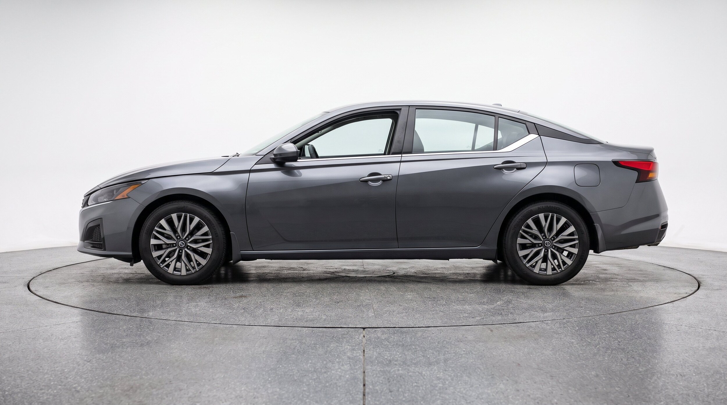 Thumbnail: 2025 Nissan Altima - 5