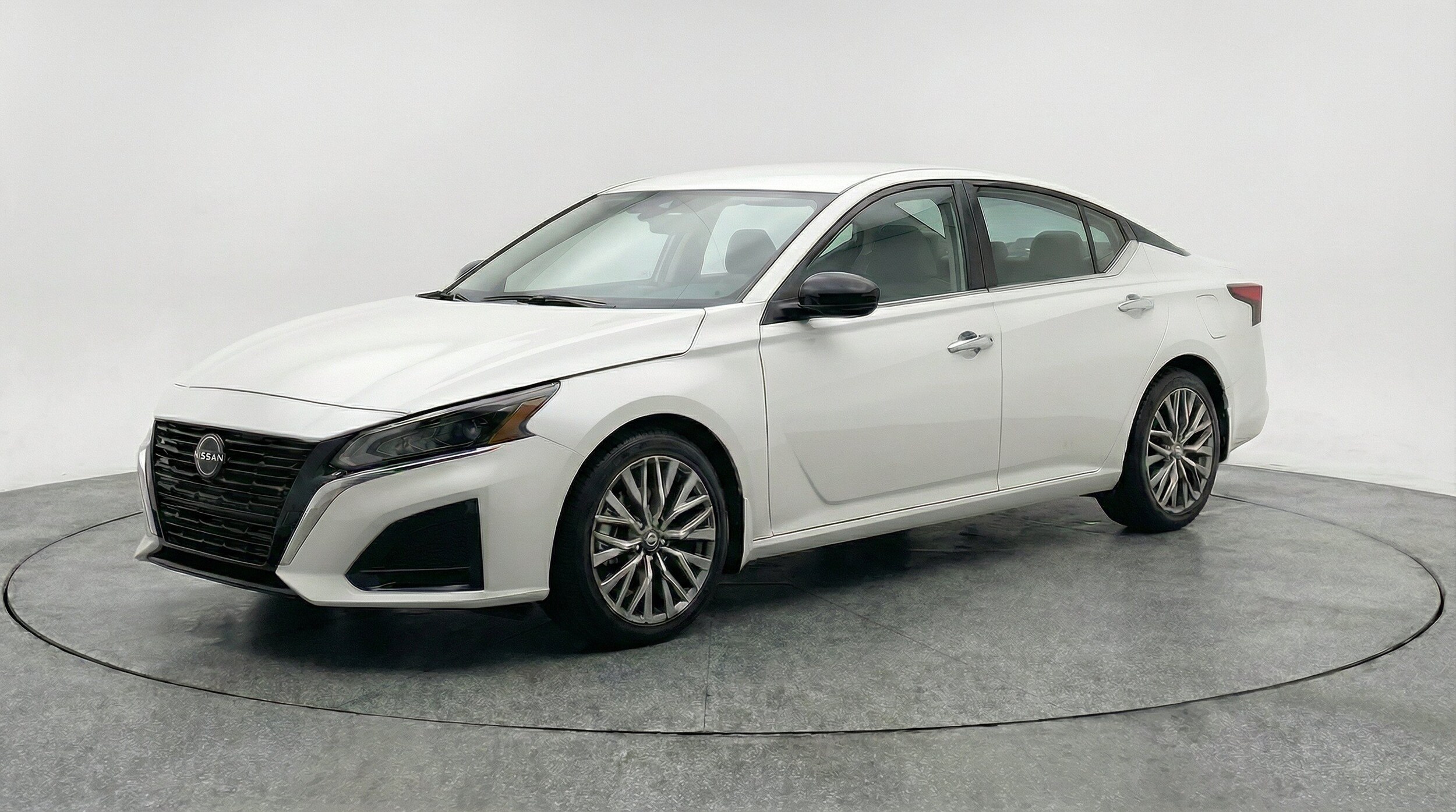 Thumbnail: 2025 Nissan Altima - 3