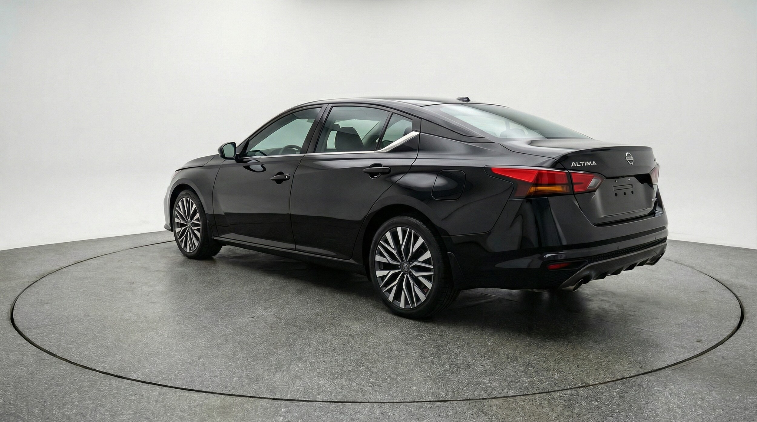 Thumbnail: 2025 Nissan Altima - 5