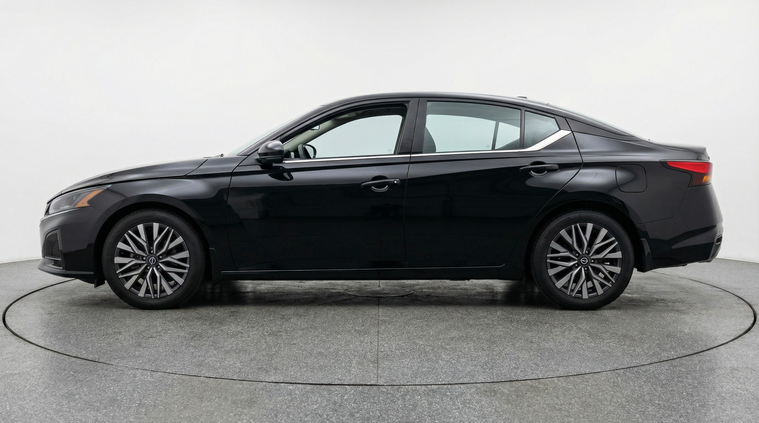 Thumbnail: 2025 Nissan Altima - 4
