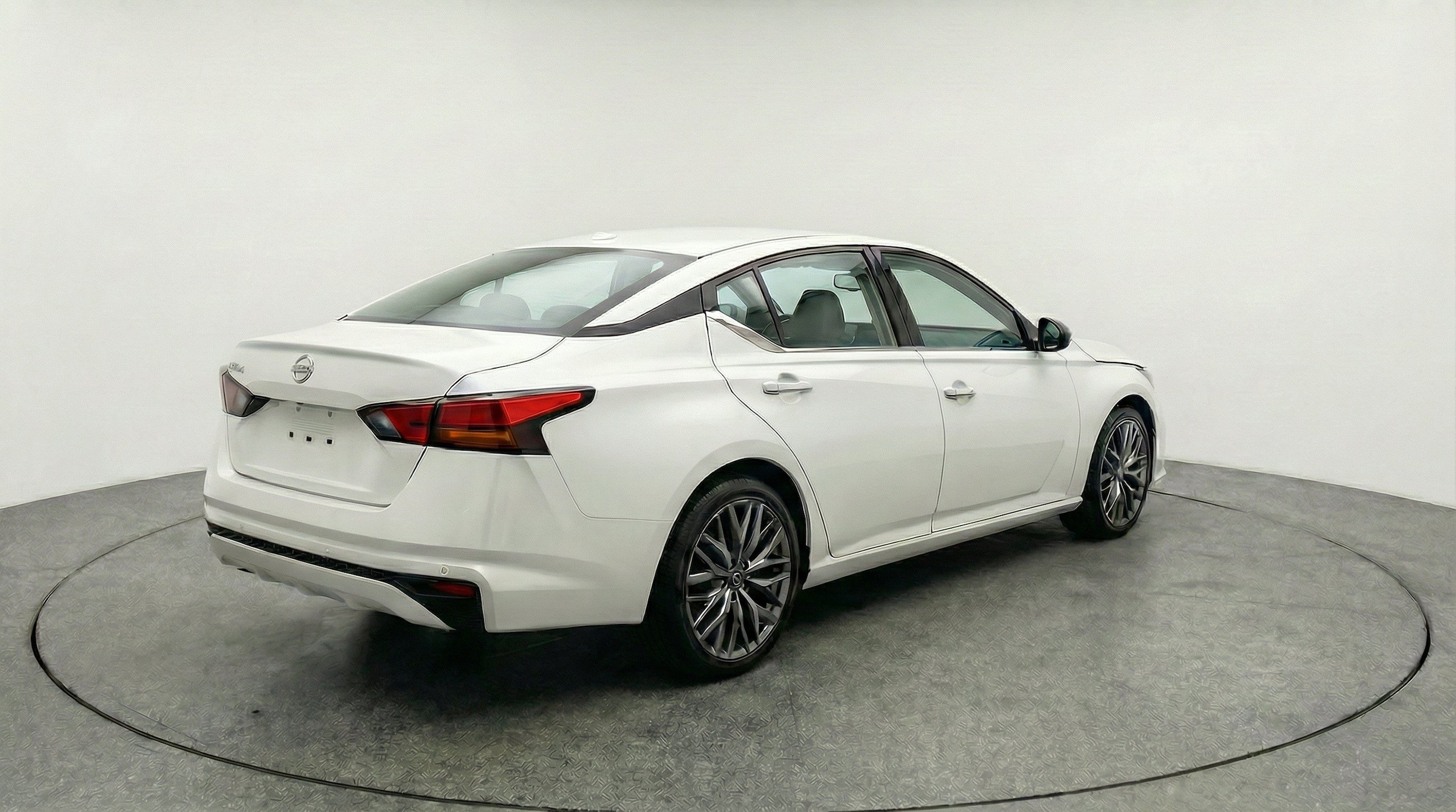 Thumbnail: 2025 Nissan Altima - 9
