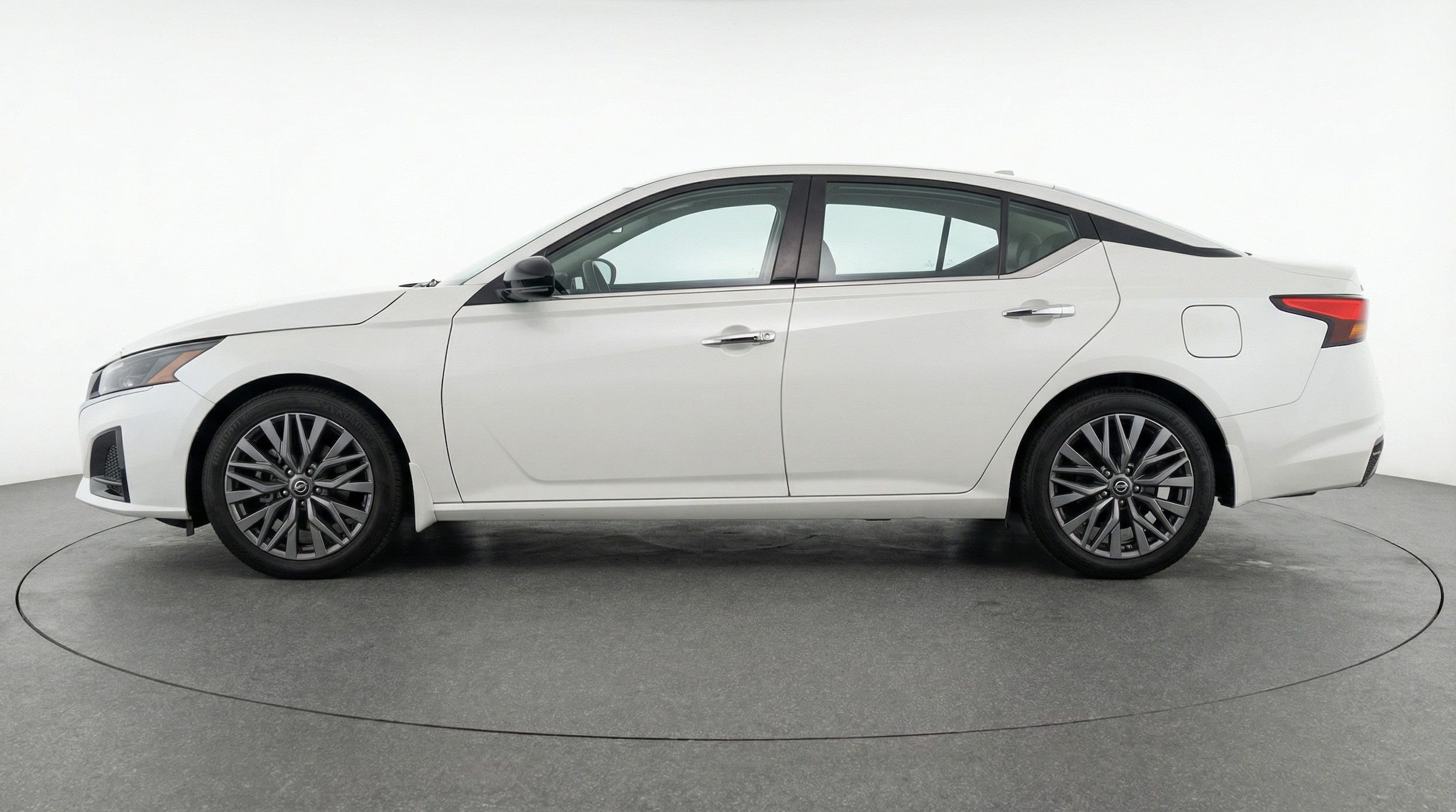 Thumbnail: 2025 Nissan Altima - 4