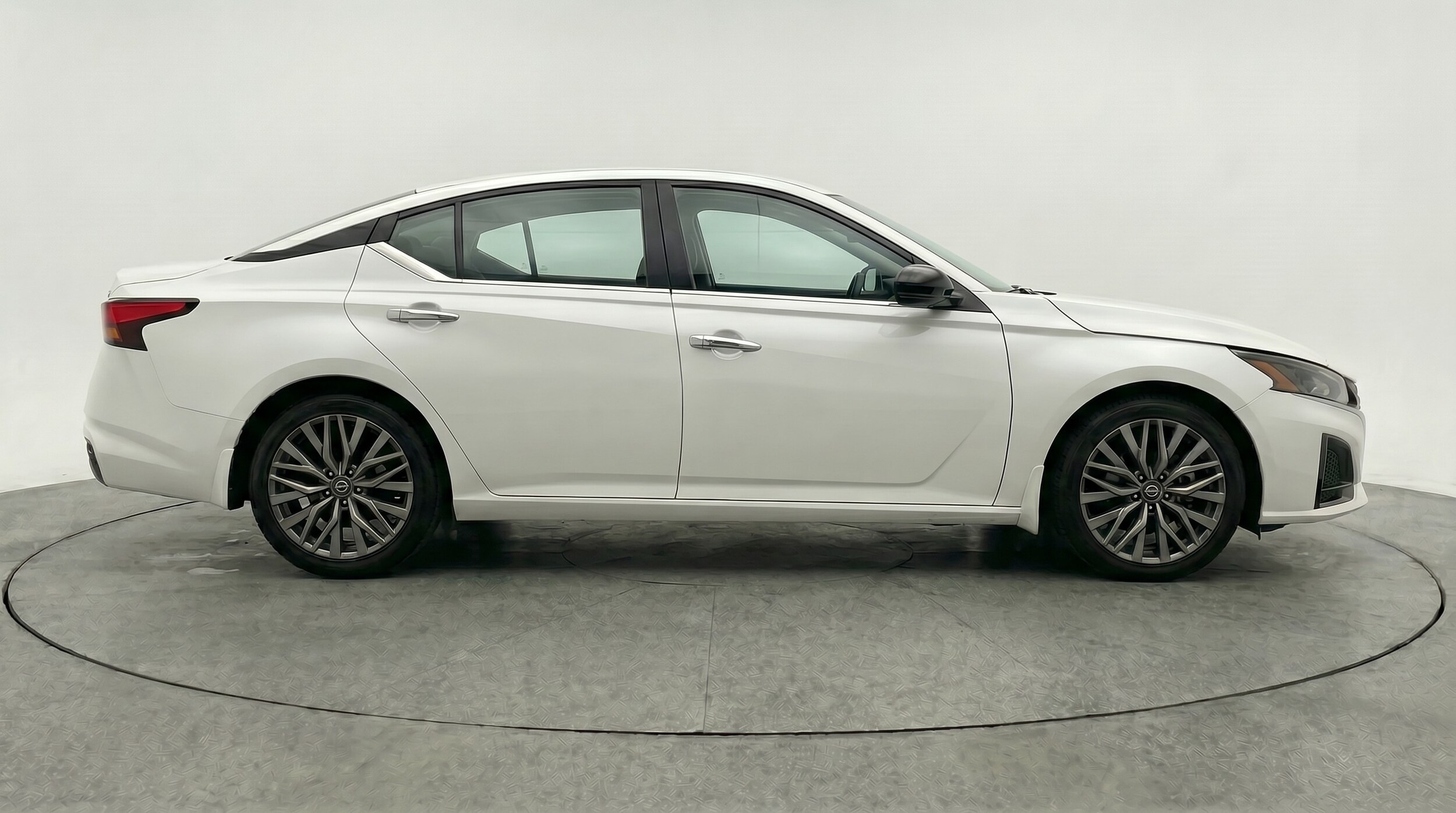 Thumbnail: 2025 Nissan Altima - 8