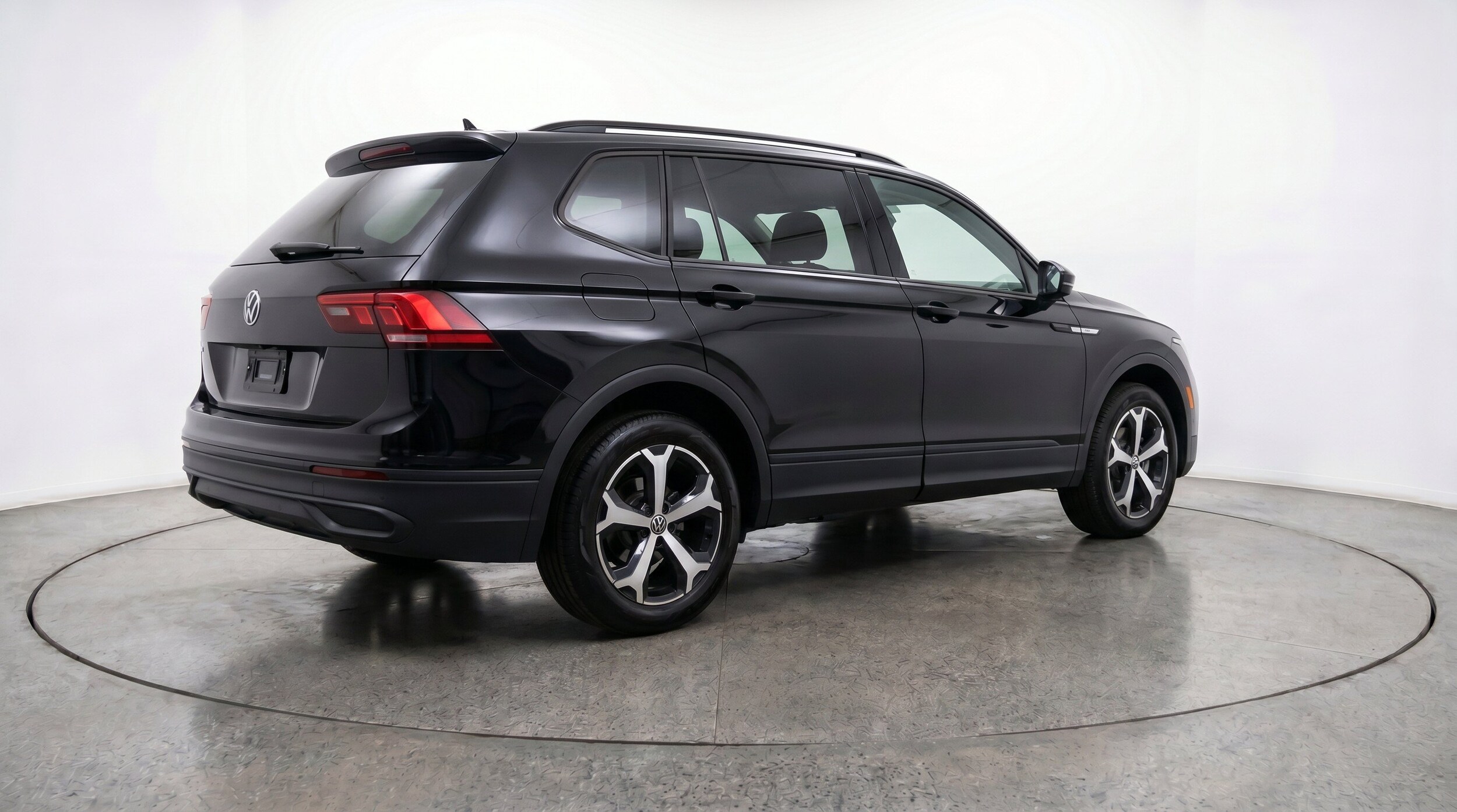 Thumbnail: 2026 Volkswagen Tiguan - 9