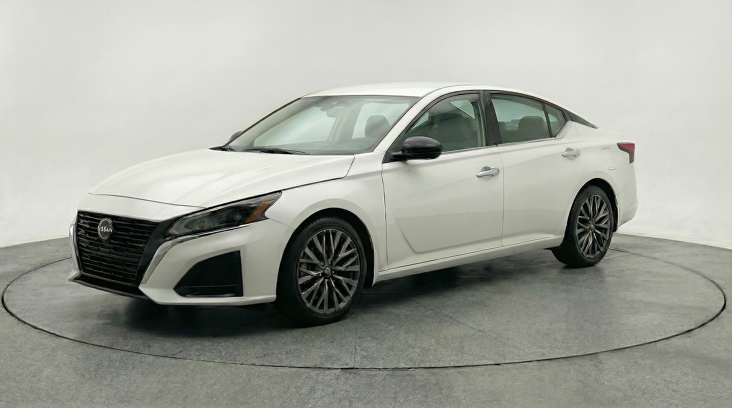 Thumbnail: 2025 Nissan Altima - 3