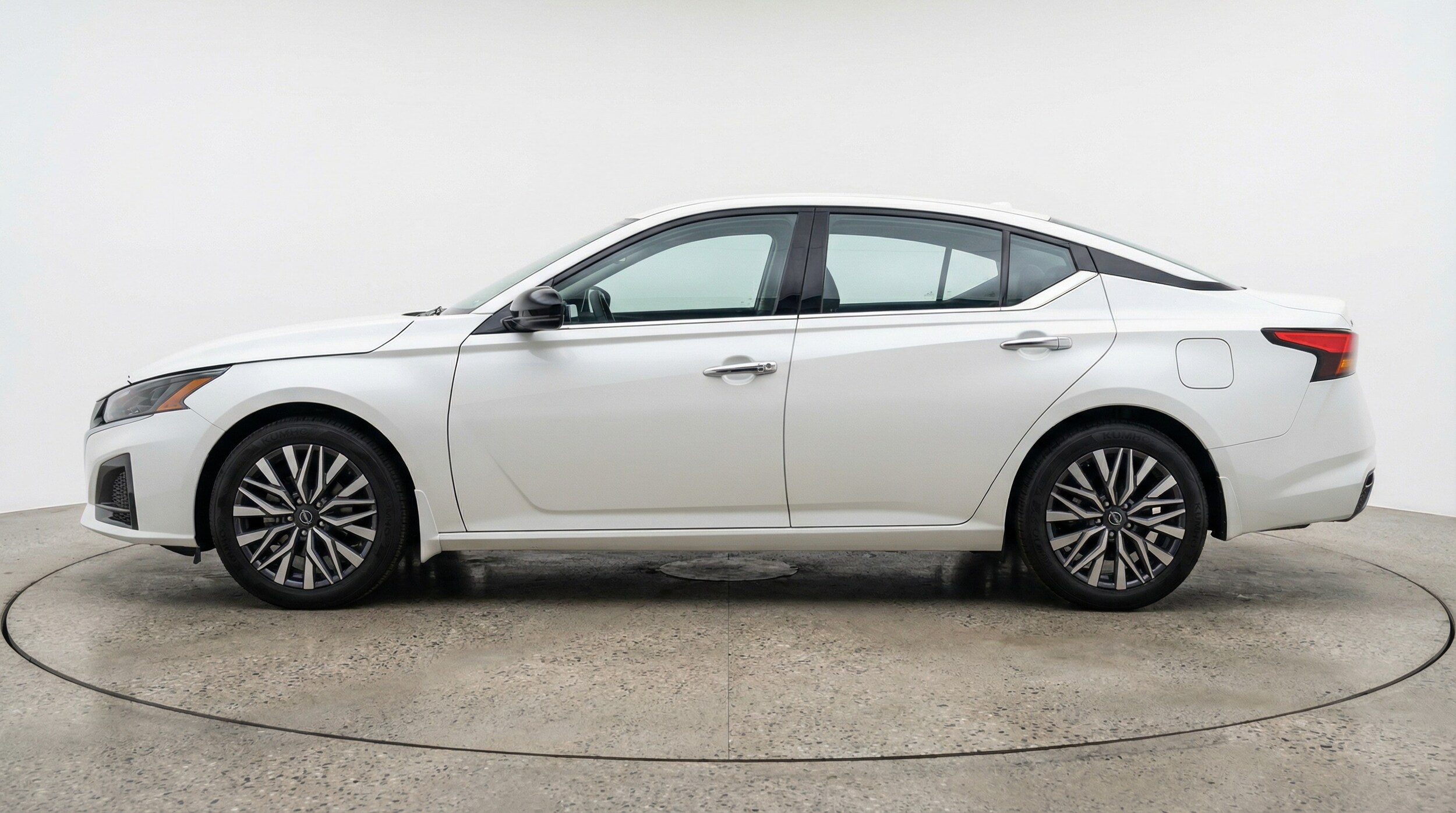 Thumbnail: 2025 Nissan Altima - 4