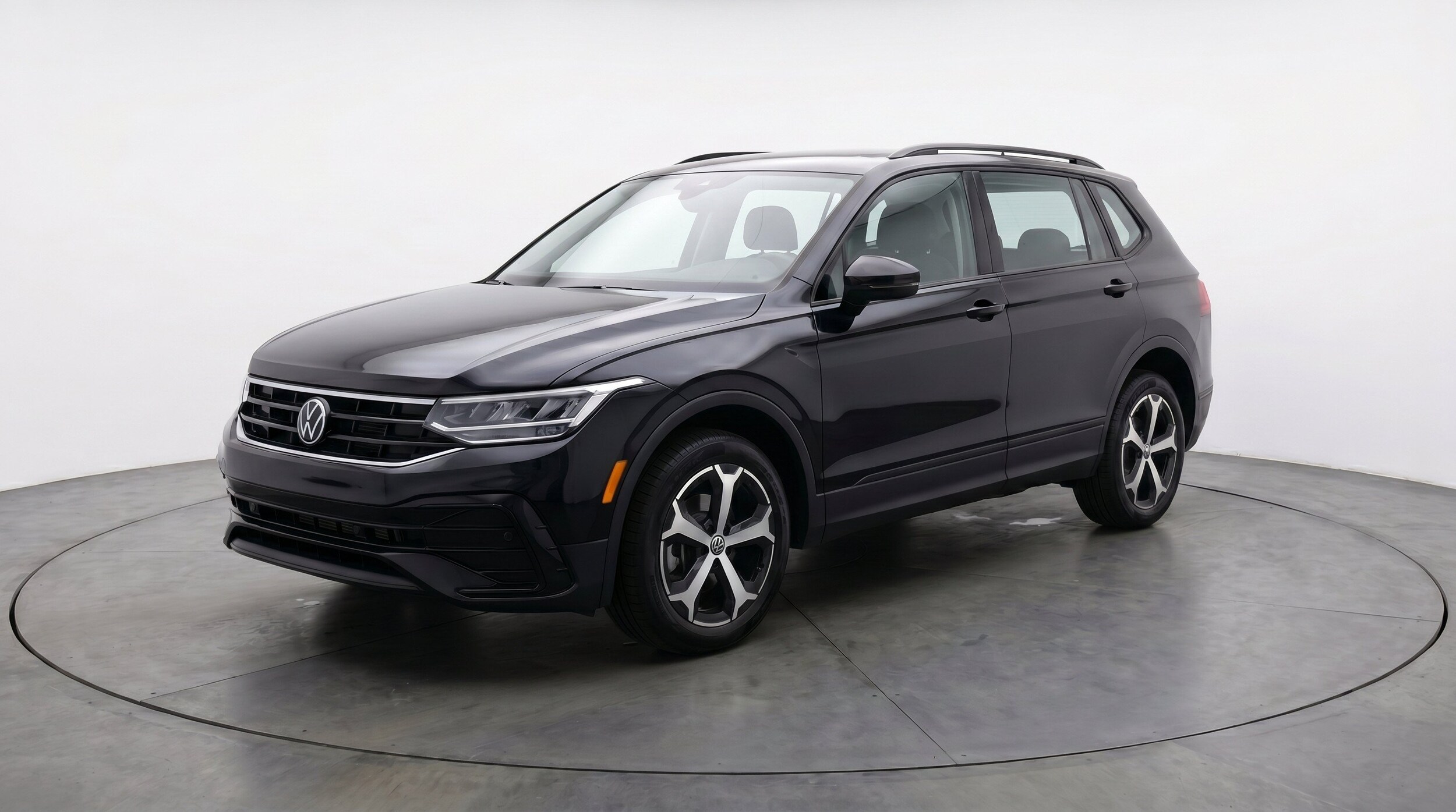Thumbnail: 2026 Volkswagen Tiguan - 3