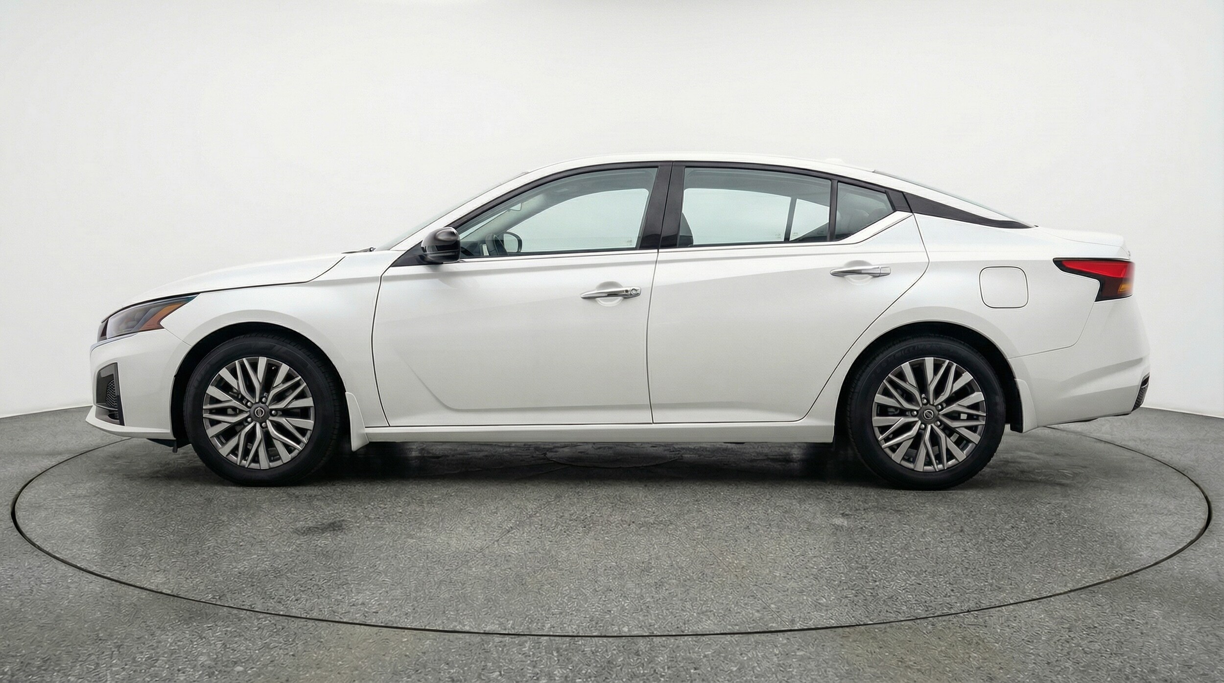 Thumbnail: 2025 Nissan Altima - 4