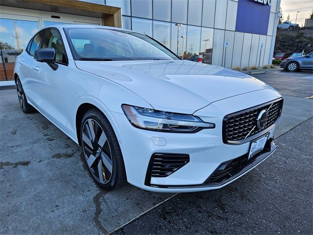 2025 Volvo S90 T8 Plus photo 3