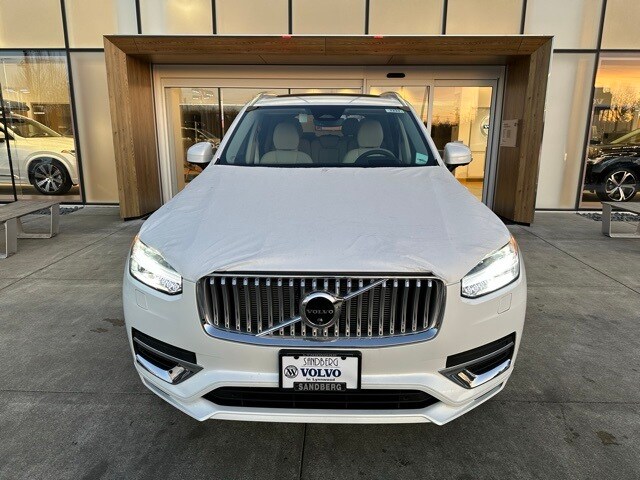 2025 Volvo XC90 T8 photo 2
