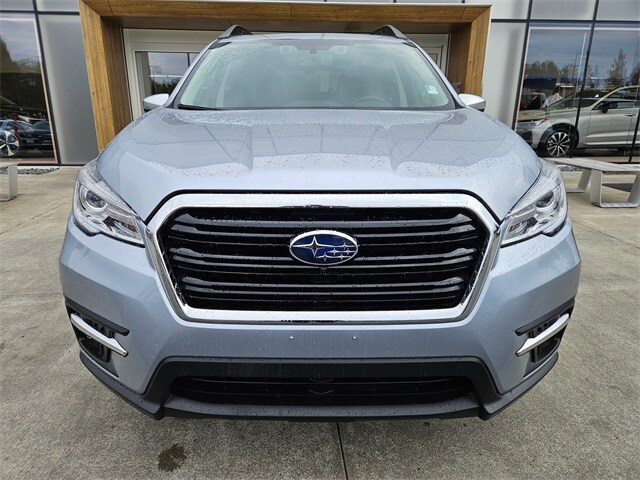 2022 Subaru Ascent Touring photo 2