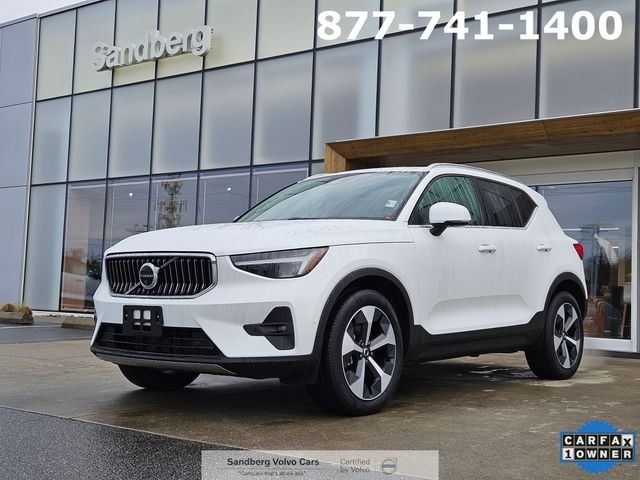 2025 Volvo XC40 B5 Plus Bright Theme SUV
