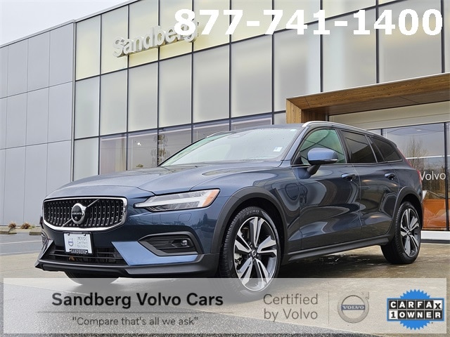 2025 Volvo V60 Cross Country Plus's photo