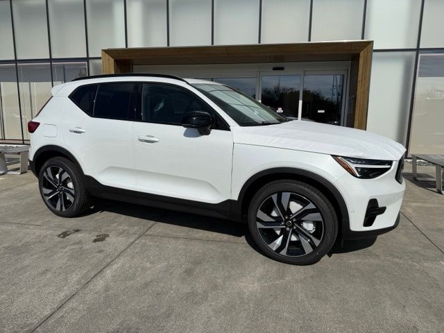 2026 Volvo XC40