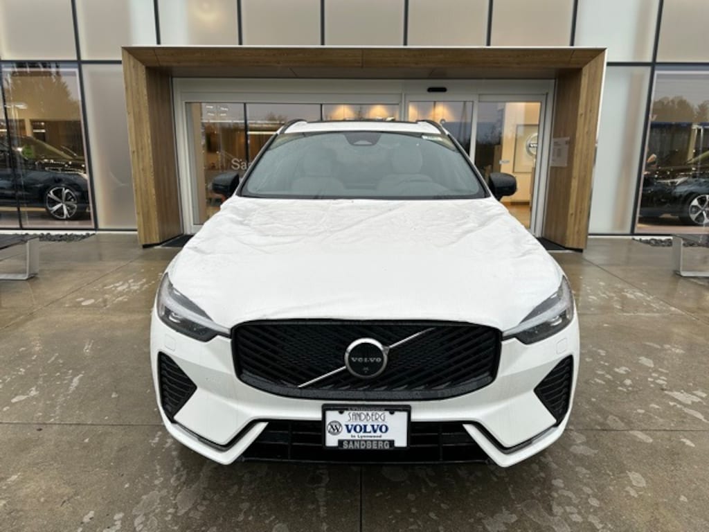 New 2026 Volvo XC60 B5 Plus SUV
