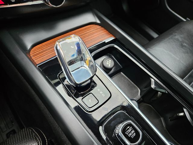 2023 Volvo XC60 Ultimate - Photo 25
