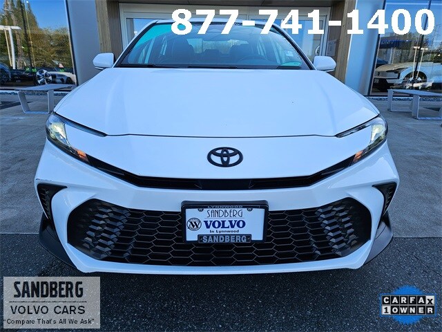 2025 Toyota Camry photo 2