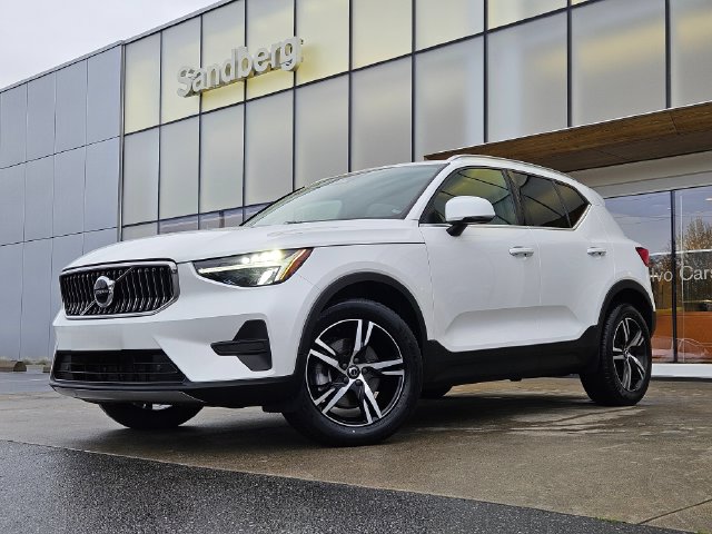 2025 Volvo XC40