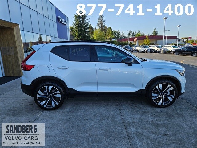 2023 Volvo XC40 AWD Ultimate photo 4