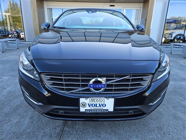 2016 Volvo S60 T5 Drive-E Premier photo 2