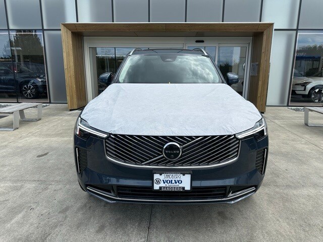 2026 Volvo XC90 B5 Plus photo 3