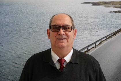 Staff member Isaac Kasimov from b9d4d31b0f58