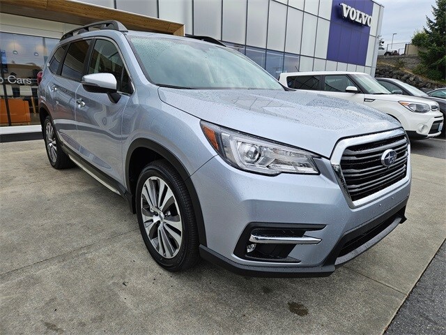 2022 Subaru Ascent Touring photo 3