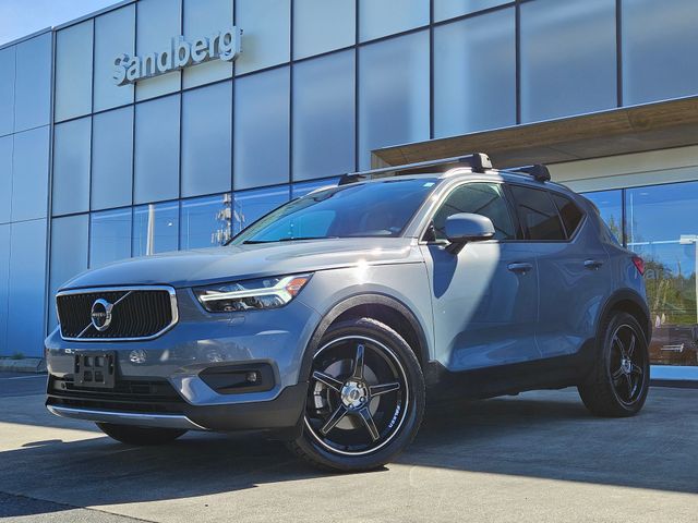 2020 Volvo XC40 T5 Momentum AWD's photo