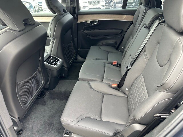 2026 Volvo XC90 B5 Plus photo 2
