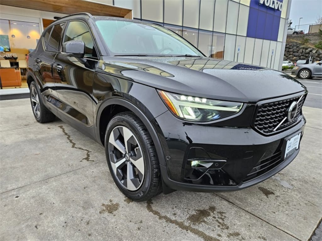 Certified 2023 Volvo XC40 B5 AWD Plus Dark SUV