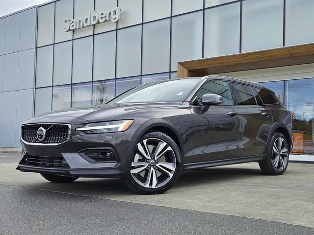 2025 Volvo V60 Cross Country