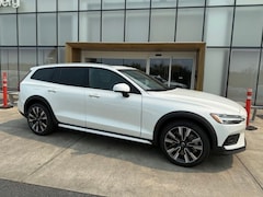 2026 Volvo V60 Cross Country B5 Ultra AWD Wagon