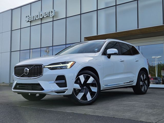 2023 Volvo XC60 T8 Plus Bright Theme AWD's photo