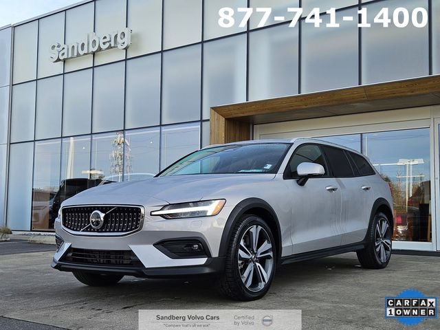 2025 Volvo V60 Cross Country B5 Plus Wagon