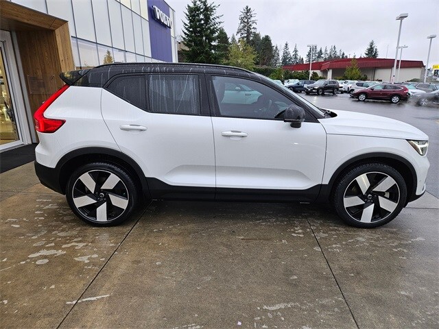 2023 Volvo XC40 Recharge Ultimate photo 4