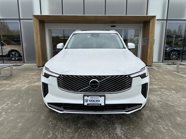 2025 Volvo XC90 Plus photo 3