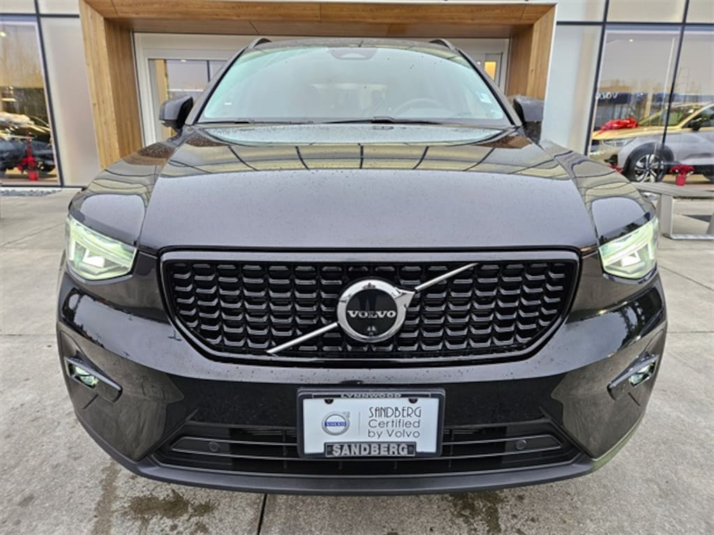 Certified 2023 Volvo XC40 B5 AWD Plus Dark SUV