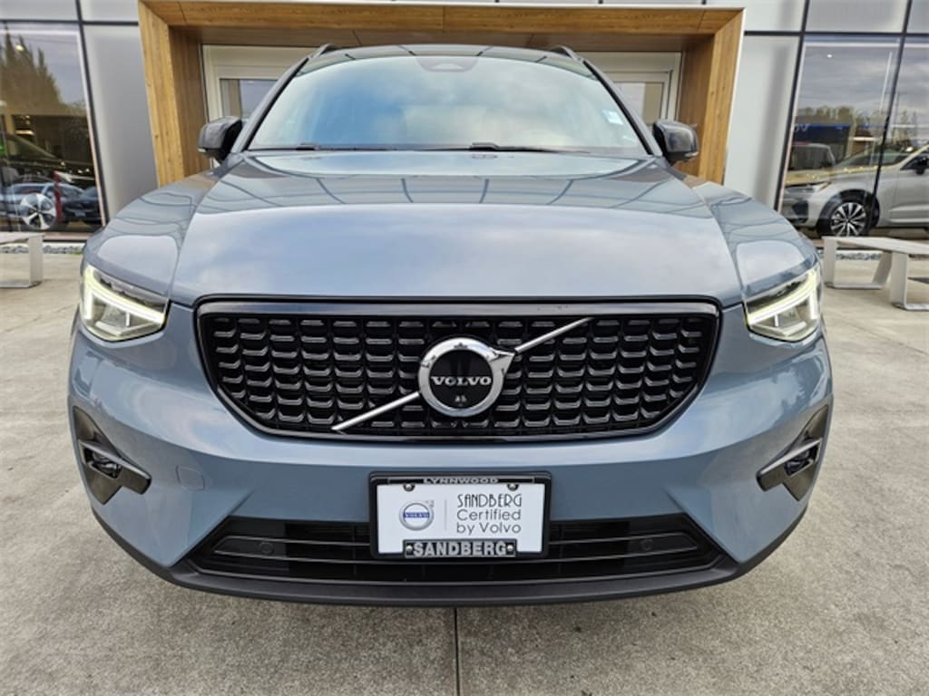 Certified 2023 Volvo XC40 B5 AWD Plus Dark SUV