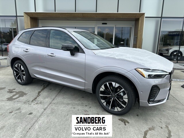 2026 Volvo XC60 Plus's photo