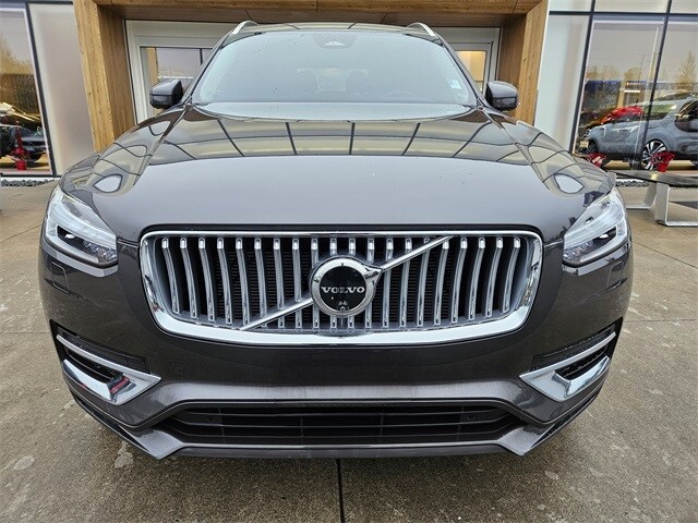 2024 Volvo XC90 B5 Plus photo 2