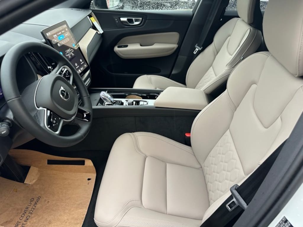 New 2026 Volvo XC60 B5 Plus SUV