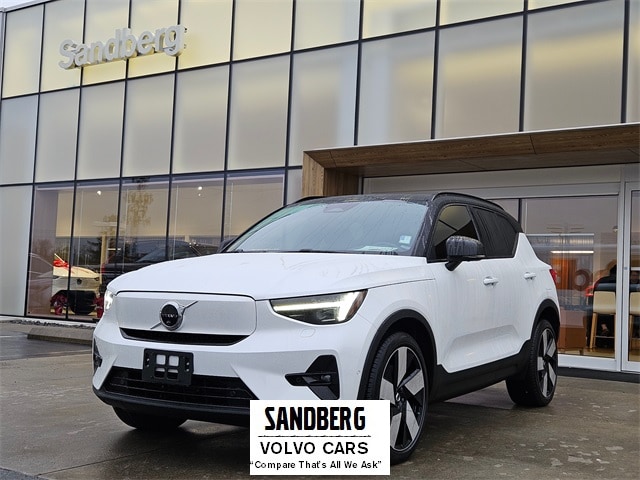 2023 Volvo XC40 Ultimate's photo