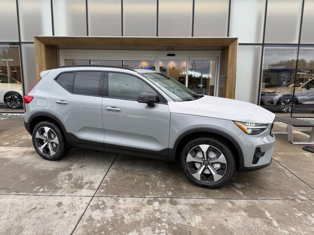 2026 Volvo XC40